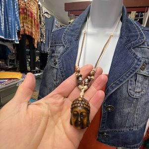 NWT.   Handmade Adjustable Necklace from Sacred Threads. BL/BL